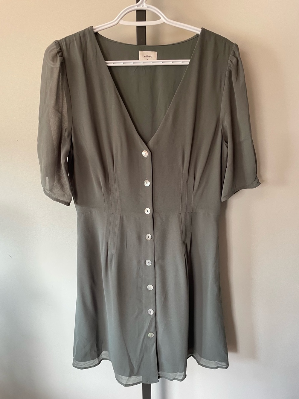 NEW Wilfred Freya Chiffon Button Down Dress Short Sleeve Green Midi Size 8 NWOT